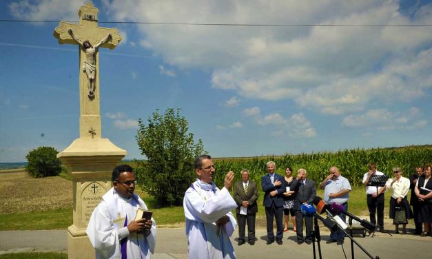 Megszépült a kereszt, tisztelgés az elődök előtt Budajenőn