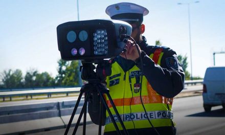 Retteghetnek a szabálytalan autósok: durván megemelkedtek a büntetési tételek, százezres bírságokat kaphatnak a legrenitensebbek