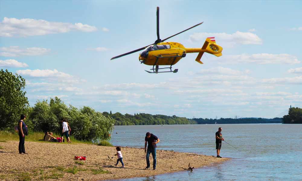 Mentőhelikopter érkezett Váchoz, belefulladt egy fiú a Dunába