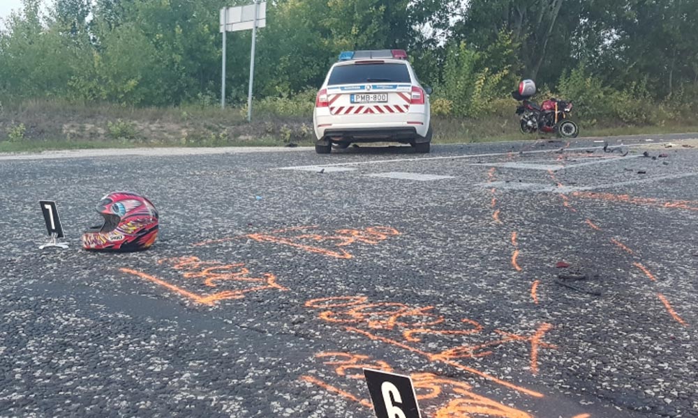 Szörnyethalt egy 27 éves motoros Herceghalomnál, miután egy kukásautóval ütközött, a környéken nagy a torlódás