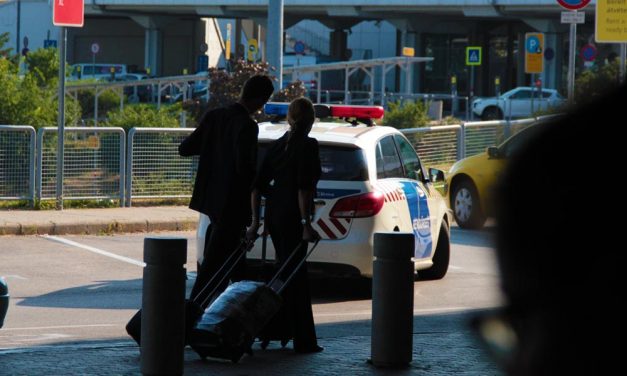 „Na mi van te kurva?” – Balhé a taxisok és a ferihegyi biztonsági őrök között