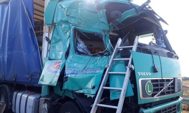 Két baleset miatt torlódik a forgalom az M1-esen