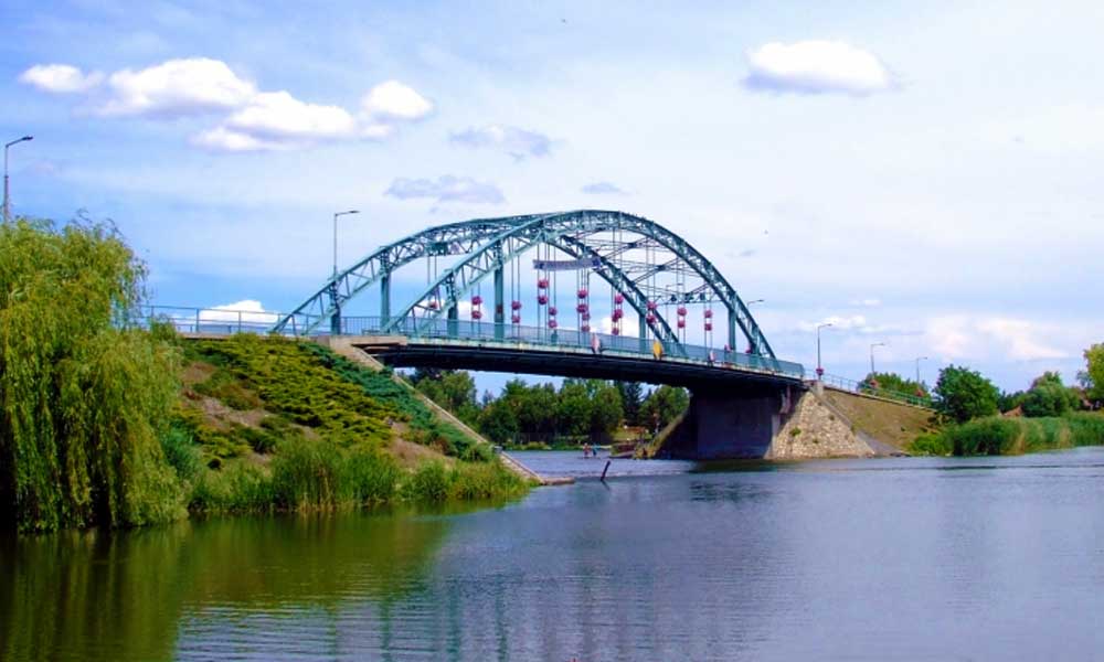 A Dunába ugrott egy asszony a ráckevei Árpád-hídról