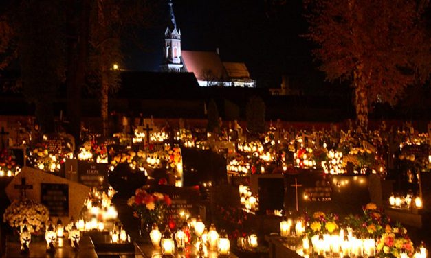 A rendőrség azt javasolja, hogy sötétedés után senki se menjen a temetőkbe