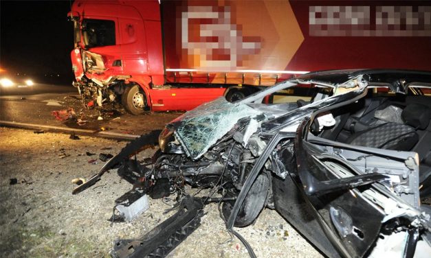 Halálos baleset az M2-esen, azonnal meghalt a sofőr – durva fotók