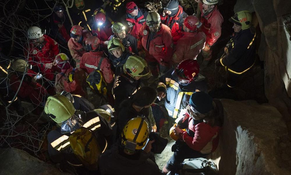Túrázó tévedt el egy védett barlangban, 35 fős mentőegység indult érte Pilisborosjenőre