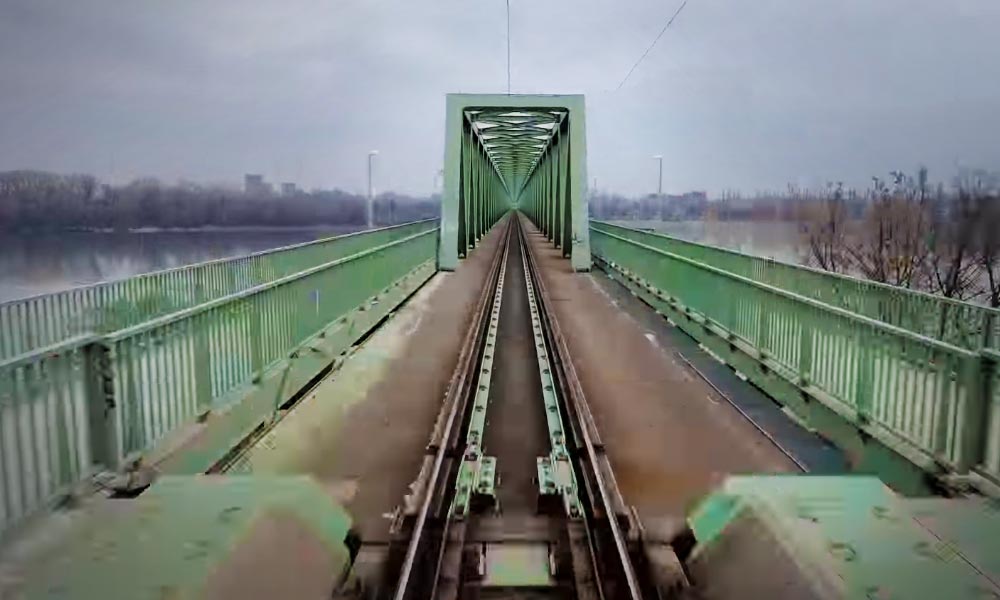 Így még soha sem láttad az Esztergom-Budapest vasútvonalat – Most beülhetsz a vezetőfülkébe! (Videó)