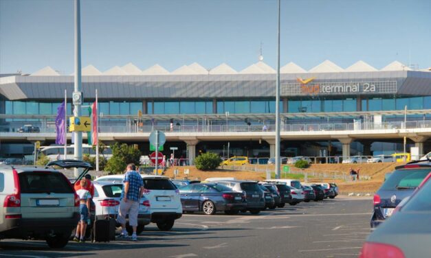 Sok száz új parkolóhelyet nyitnak meg a ferihegyi repülőtérnél