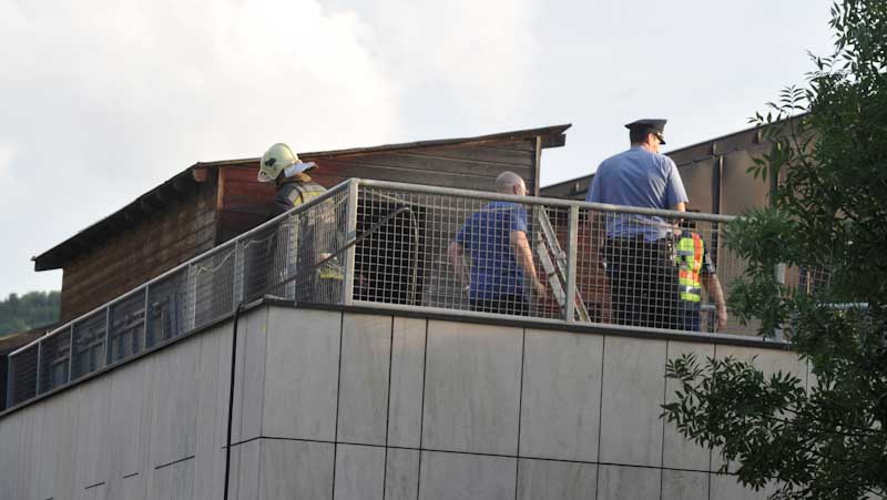 Egy gyerek meghalt a MOM sportközpont tetején keletkezett tűzben