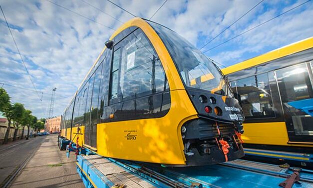 Klassz új villamosok érkeztek a fővárosba, hamarosan utazhatunk is rajtuk