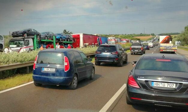 Négy autó ütközött Budaörsnél az M1-esen