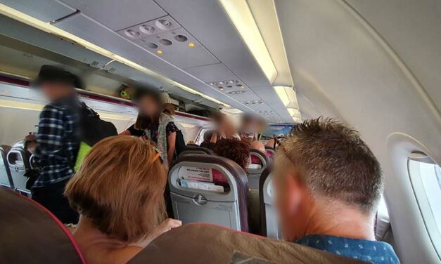 Lekötözték a magyar utast, aki verekedett a Wizz Air járatán – Még a személyzet egy tagját is megütötte
