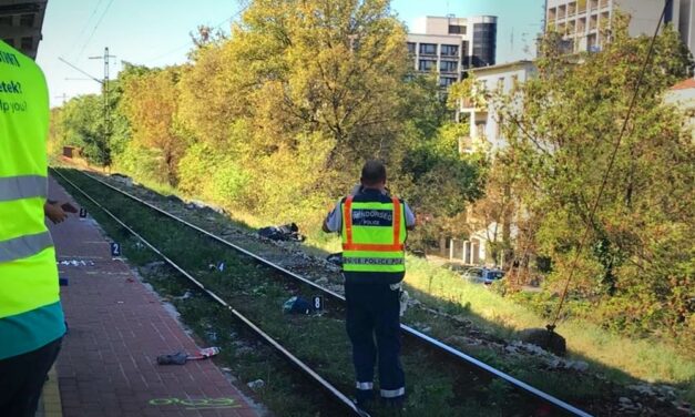 Egy 16 éves lányt gázolt el a vonat Zuglóban. Óriási késések lesznek Monor felé