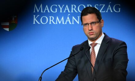 Megnősült Gulyás Gergely, a miniszter esküvőjét a Budai Várban tartották