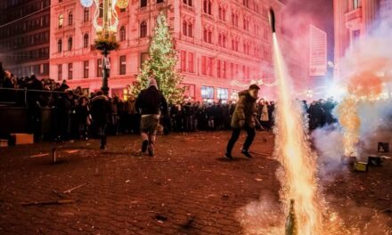 A szilveszteri tűzijátékot soha ne irányítsuk emberre, állatra, járműre vagy épületre