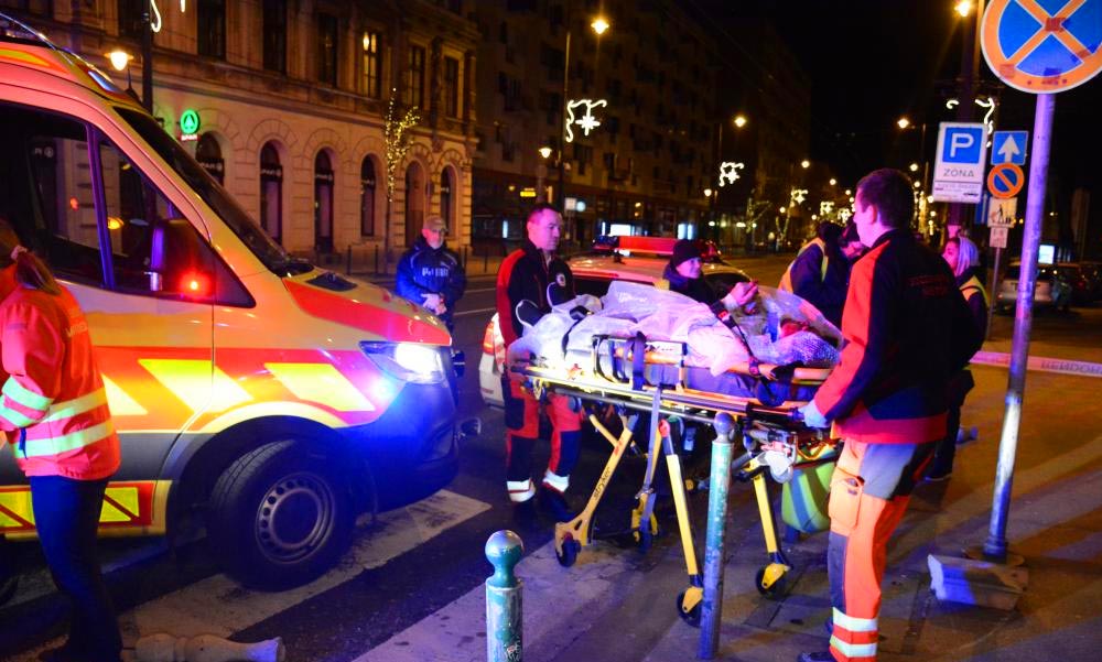 Lezuhant és meghalt egy nő a Váci úton, miután kiszakadt egy harmadik emeleti erkély korlátja