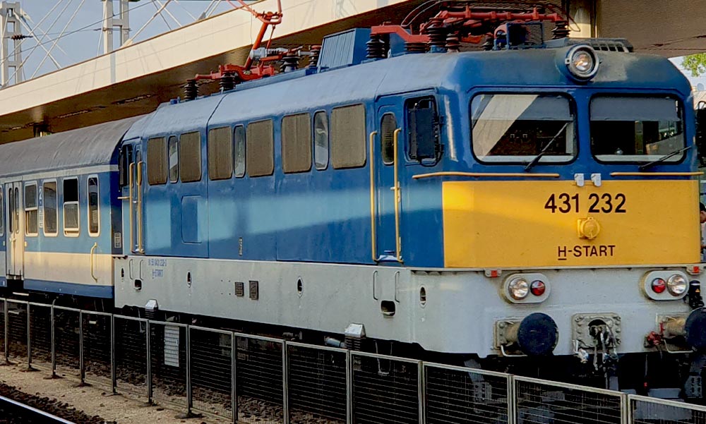 Meghalt egy utas a miskolci InterCityn, Pécelen maradt a vonat