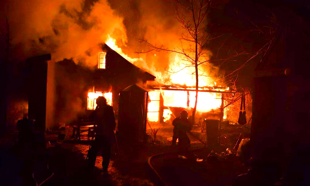 Tragikus tűz: Egy szénné égett holttest került elő a zuglói tűzből