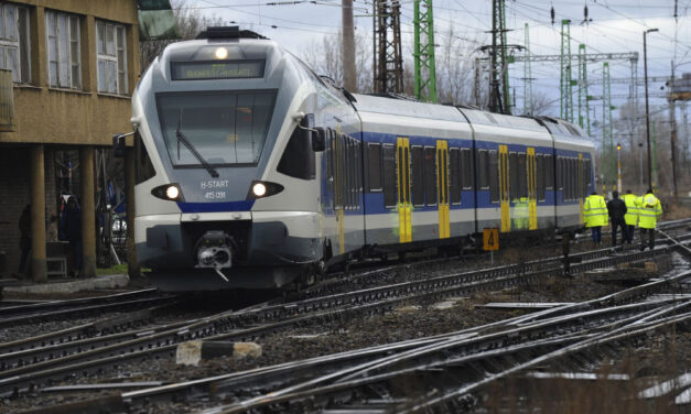 Megint baj van a MÁV-val, több Budapest környéki járatot töröltek