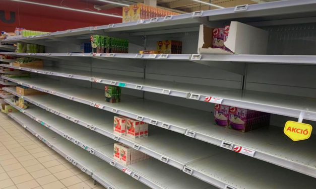 Meglepő lépés a Tescotól: korlátozta egyes élelmiszerek vásárlását