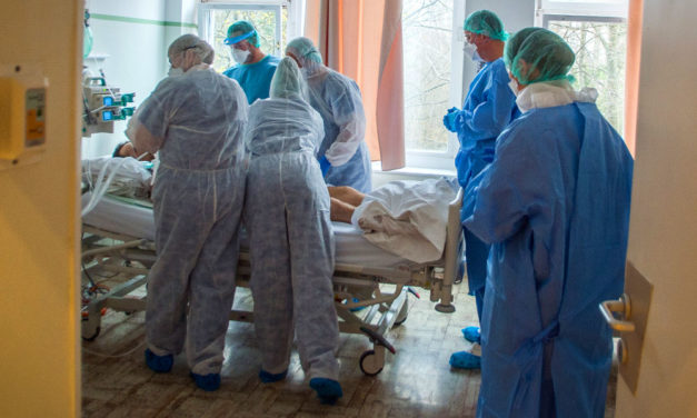 Közel 6 ezer fertőzöttet ápolnak kórházban, jövő héttől nagy változások jönnek az egészségügyben