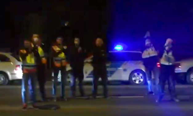 „Nincsenek szavak” – Így tapsolták meg a pilisvörösvári mentősöket