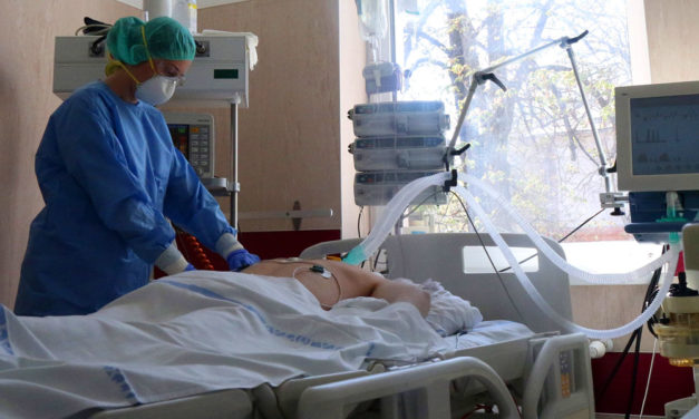 1176 új fertőzöttet azonosítottak, meghalt egy 37 éves férfi: az egyik vidéki Covid kórház főigazgatóját kórházban ápolják