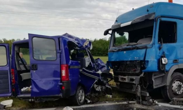 Kamiont előzött a kisbusz, amikor összeütközött a teherautóval – újabb részletek a Balatonnál történt halálos balesetről