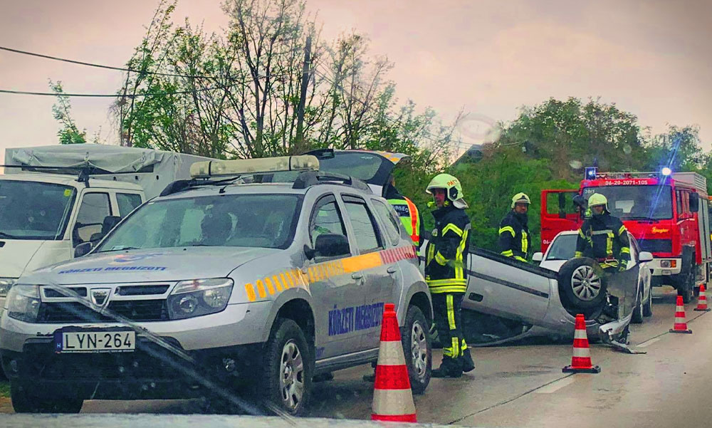 Négy autó ütközött az M7-es autópálya kápolnásnyéki felhajtójánál