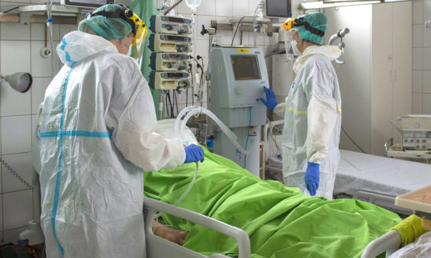 „A koronavírus-betegség a nyolcadik napon a legkritikusabb” – mondta Szlávik doktor