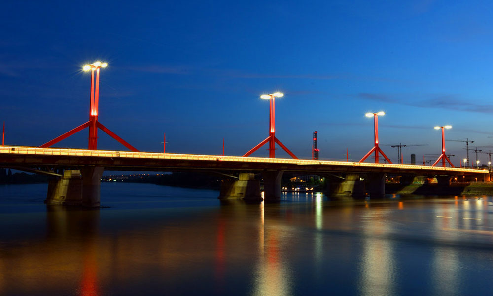 Dunába zuhant egy 18 éves fiú a Rákóczi hídról