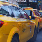 Késsel támadtak egy taxisra Budapesten – A telefonját és a pénzét követelték