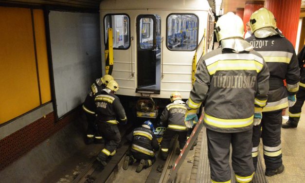 Gázolt a metró a Dózsa György úti állomáson, nagy erőkkel vonultak ki a katasztrófavédők