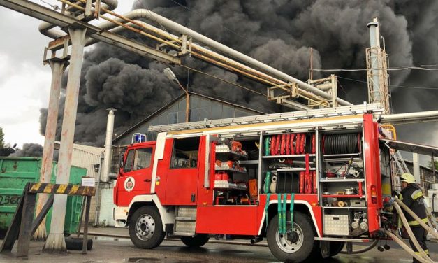 Beperlik a tűzoltók a Belügyminisztériumot, miután évente 416 órát dolgoznak ingyen és az alapbérüket sem emelték 11 éve