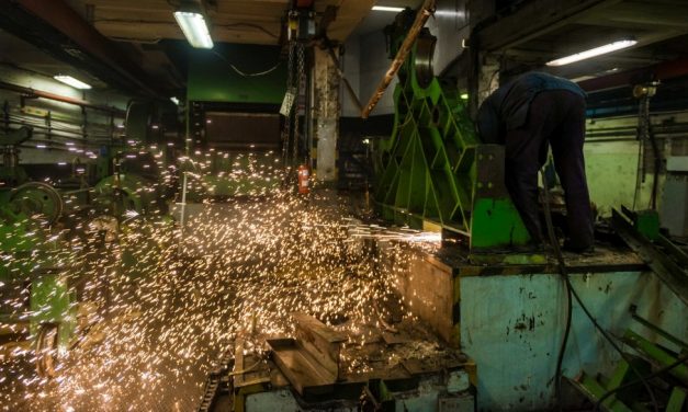 Javában zajlik a hármas metró felújítása, 30 év porát kell eltakarítani
