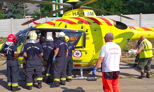 Mentőhelikopter vitte kórházba a piliscsabai vonatbaleset sérültjét – friss fotók a helyszínről