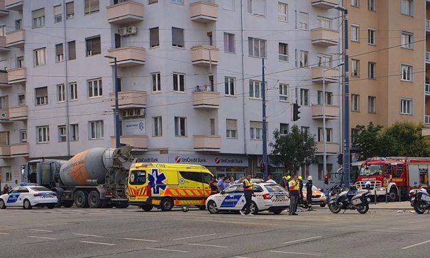 Halálos baleset Újbudán: betonkeverőbe hajtott egy motoros