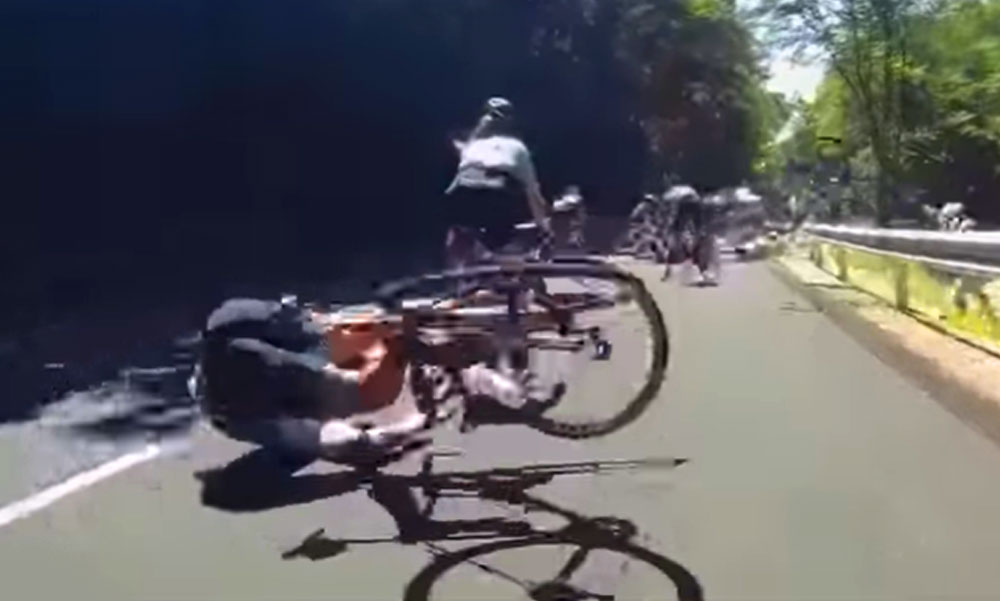 „Négy bordám és a lapockám is eltört, beültettek egy csövet a mellkasomba” – megszólalt a biciklis tömegbaleset egyik súlyos sérültje