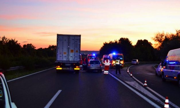 „Amikor megálltam, a keresztben álló autó tulaja átölelt és hálálkodott” 11 ember életét mentette meg a kamionsofőr az M7-esen
