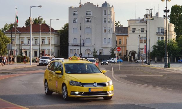 Elégedetlenek a budapesti taxisok, megkapták ugyan a tarifaemelést, de annak egy részét gyorsan el is veszik tőlük