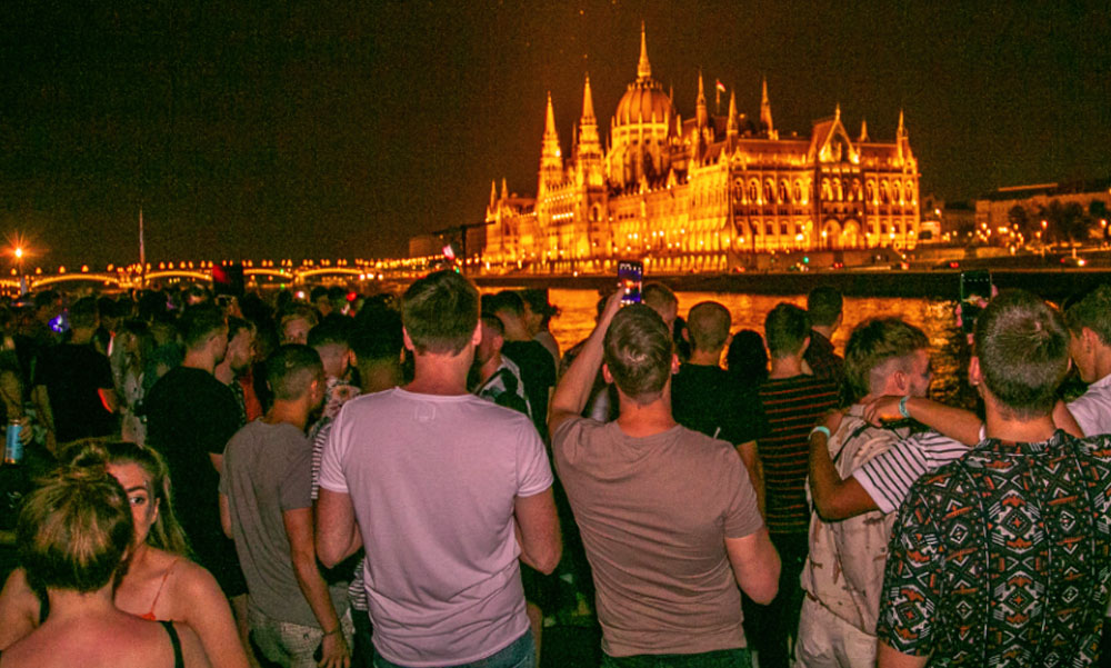 Megdöbbentő: kiszámolták, mekkora eséllyel fertőződünk meg egy budapesti tömegrendezvényen