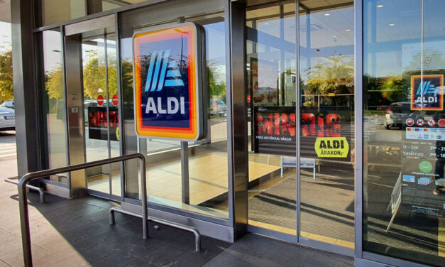 Bezárják az Aldi szupermarketet Gödöllőn, sátorba költözik az egész üzlet