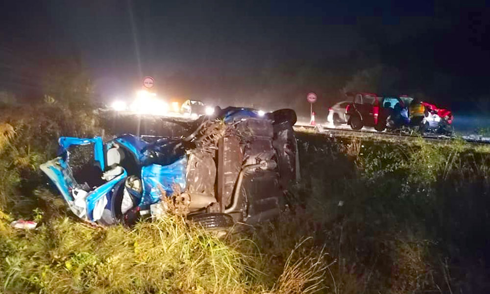 Tragikus baleset az M2-esen, egy 20 éves nő vesztette életét az árokba repült autóban