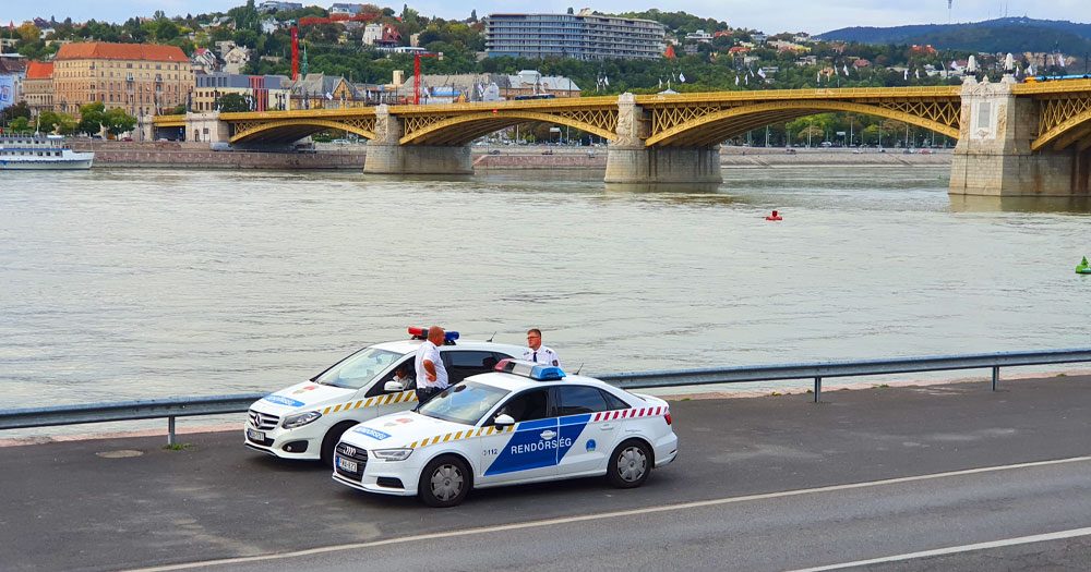 Káosz az utakon: hármas karambol Szigetszentmiklóson, a Margit hídon két autó rohant egymásba