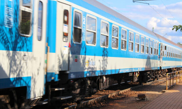 Tragédia: halálra gázolt a vonat egy 45 éves férfit Vecsésen