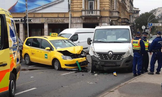 Taxi és kisteherautó ütközött a Blahán, lezárták a József körutat: óriási a dugó a környéken