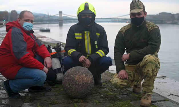 300 éves ágyúgolyó került elő a Dunából, Buda visszafoglalásakor lőhették ki a keresztény európai csapatok