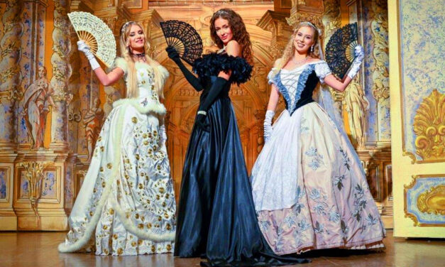 Sissinek öltöztek a Miss Hungary 2020 versenyzői a Gödöllői Királyi Kastélyban – Friss fotók!