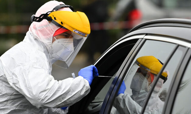 Most akkor mi lesz, kezdődik minden elölről? Mutálódott a koronavírus, sorra zárnak be ismét az országok