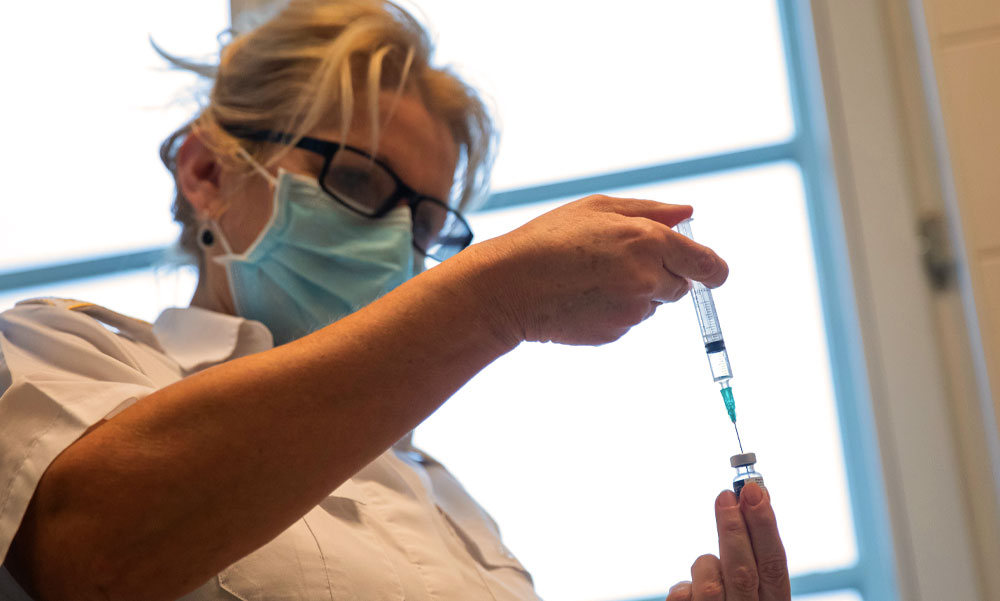 Újabb kórházakba érkezett vakcinaszállítmány